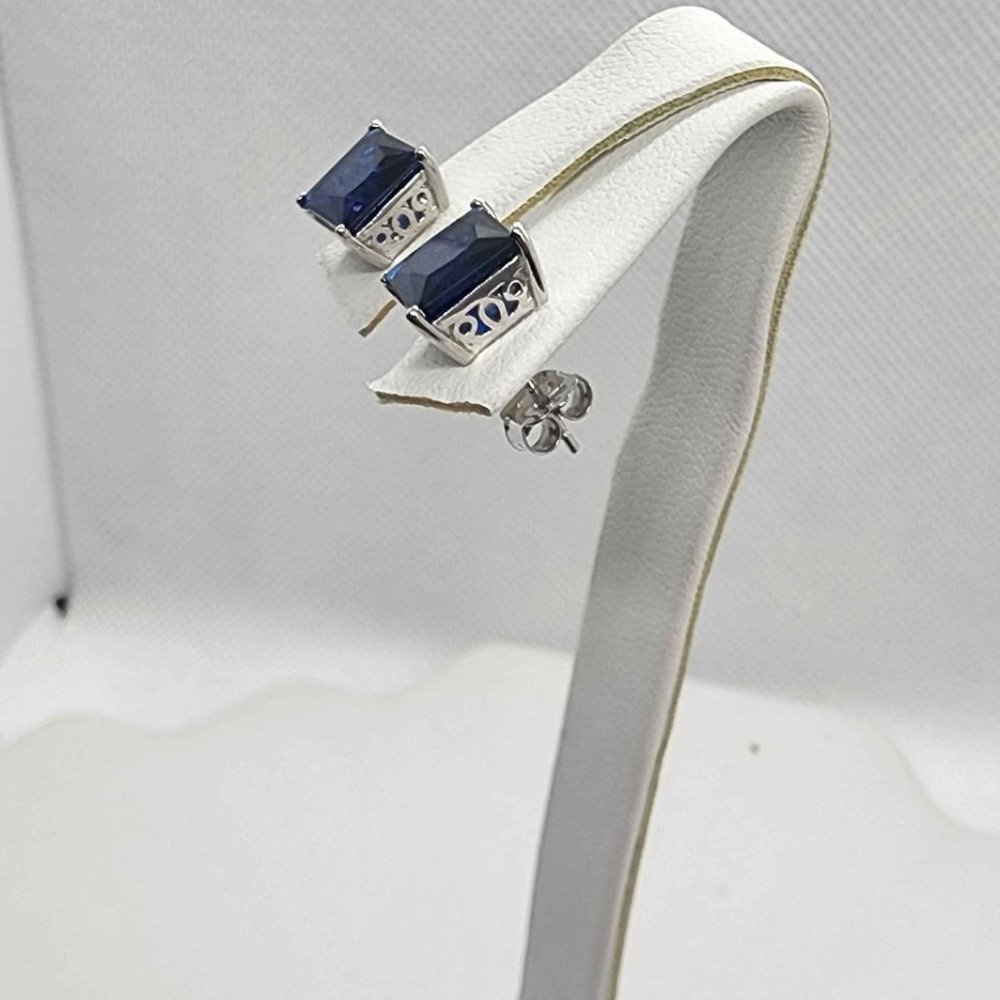 NEW Sterling Silver 925 Royal Blue GemStone Studs - Earrings - Picture 3 of 4